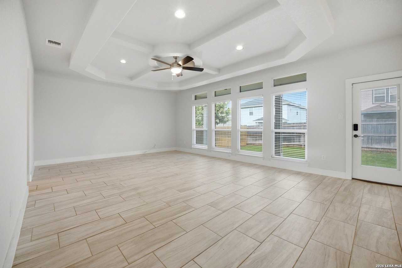 2560 Windle Ln - Photo 5 of 27