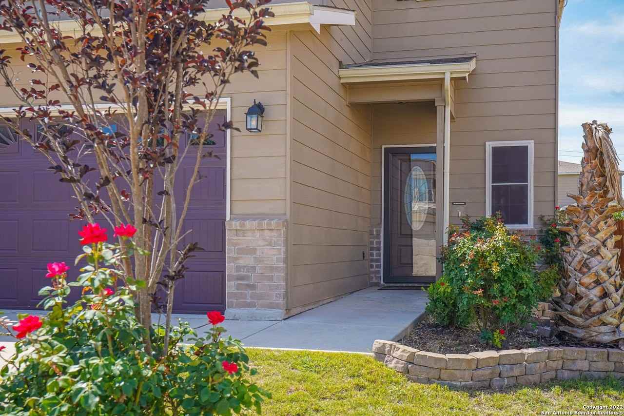 425 Auburn Park - Photo 3 of 40