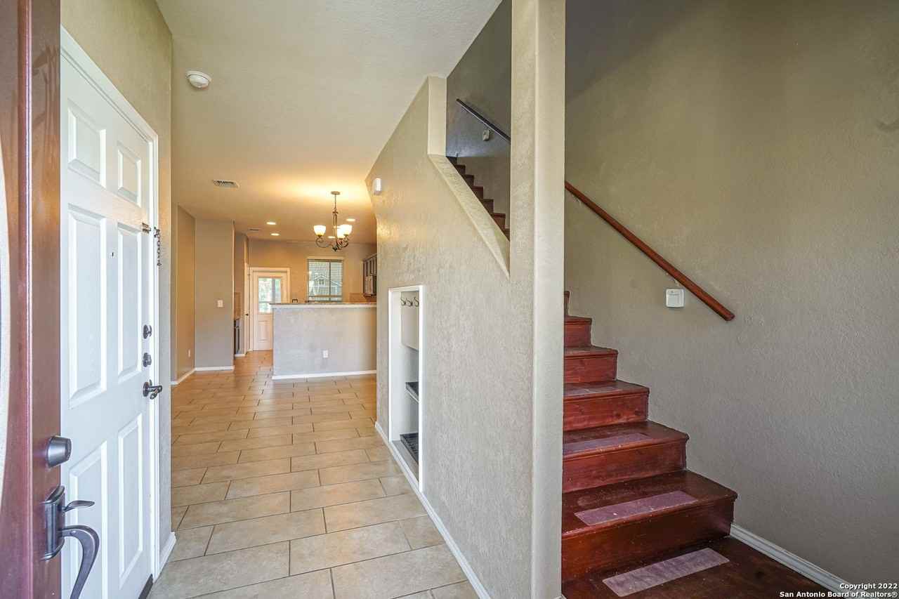 425 Auburn Park - Photo 4 of 40