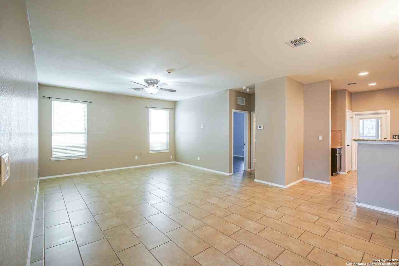425 Auburn Park - Photo 6 of 40