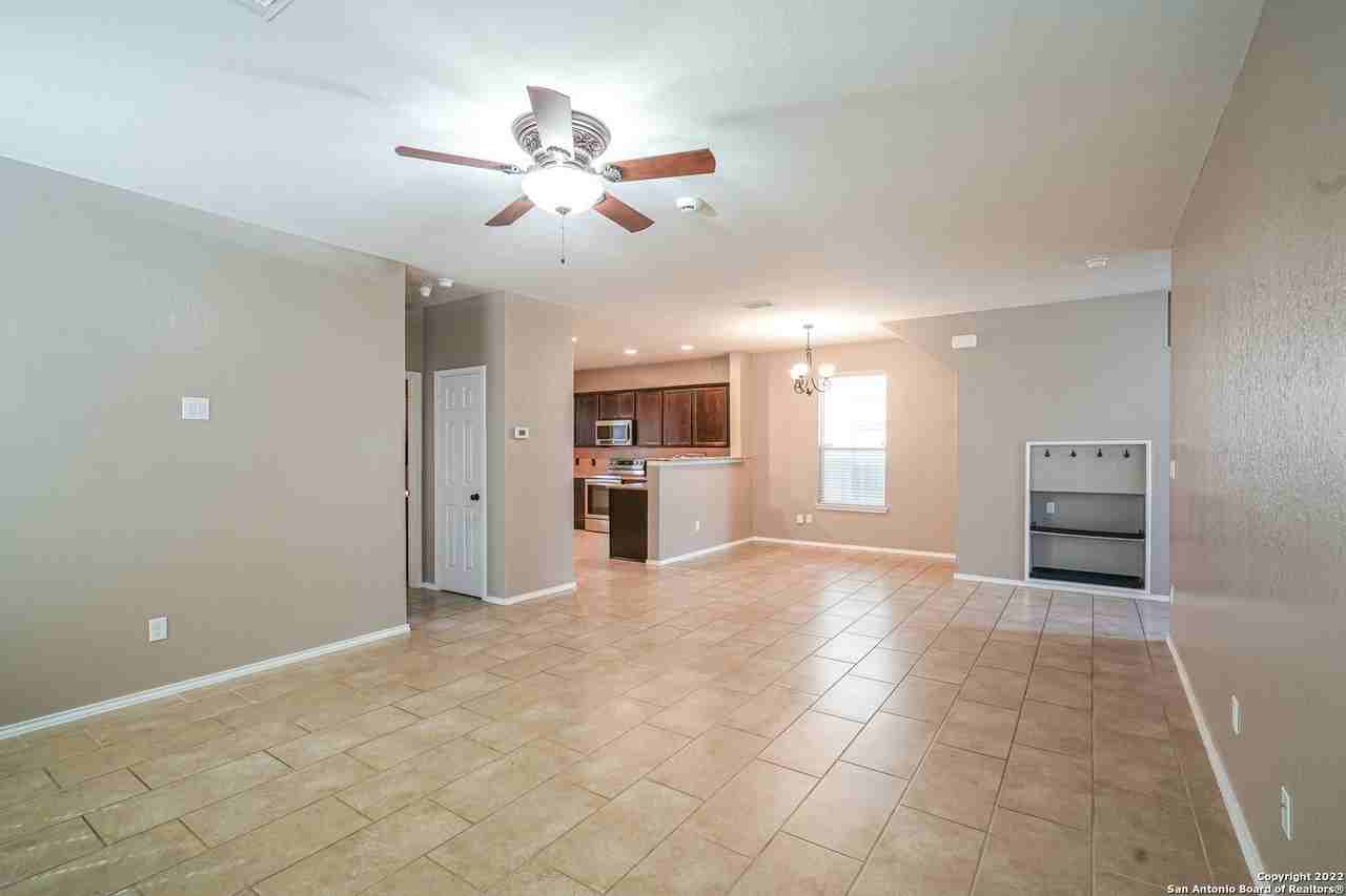 425 Auburn Park - Photo 7 of 40
