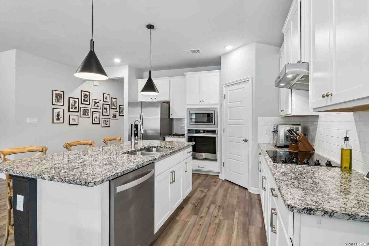 10738 Yellowtail Blvd - Photo 3 of 37
