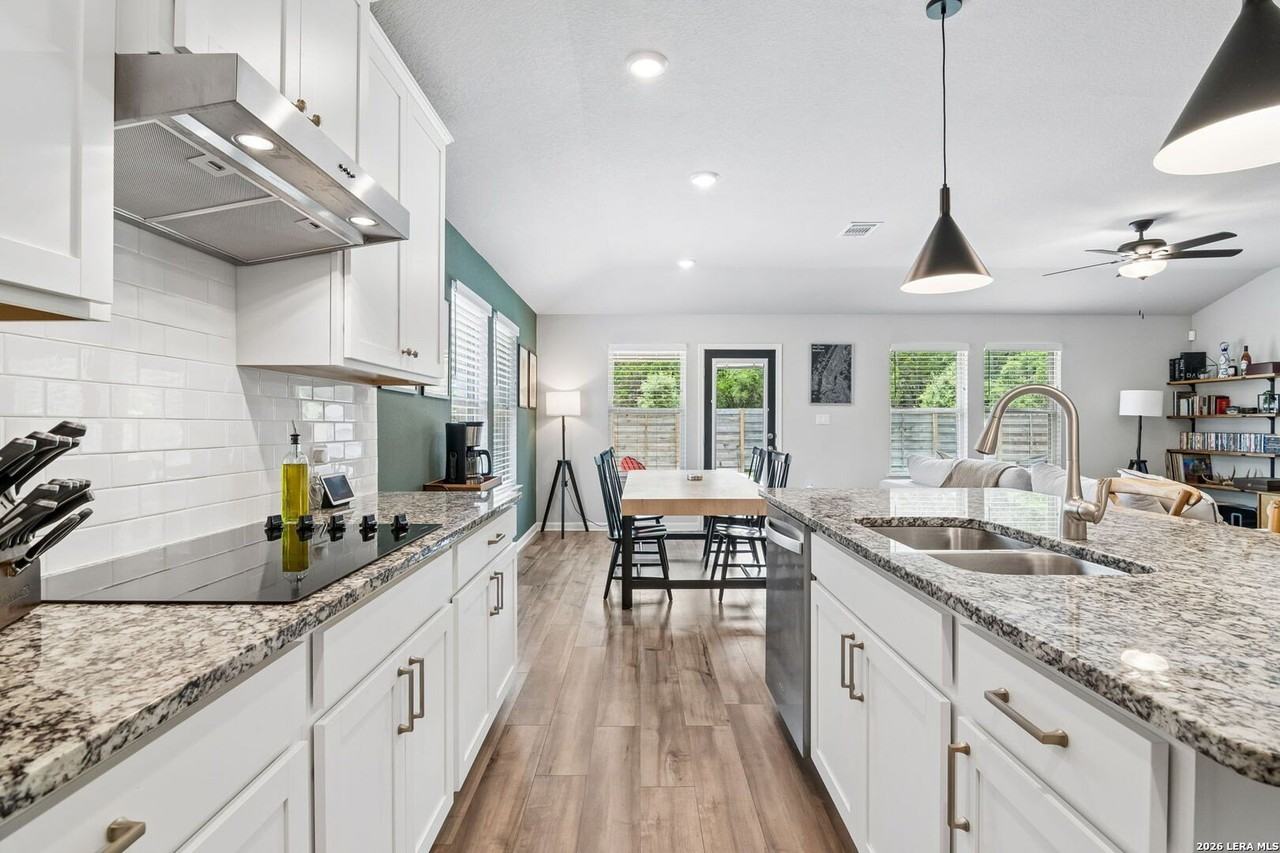 10738 Yellowtail Blvd - Photo 5 of 37