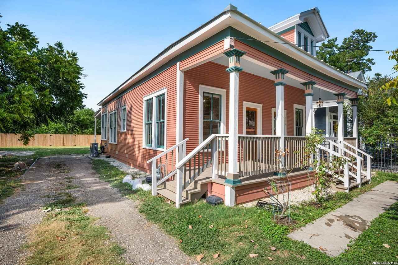 312 Leigh St - Photo 3 of 29