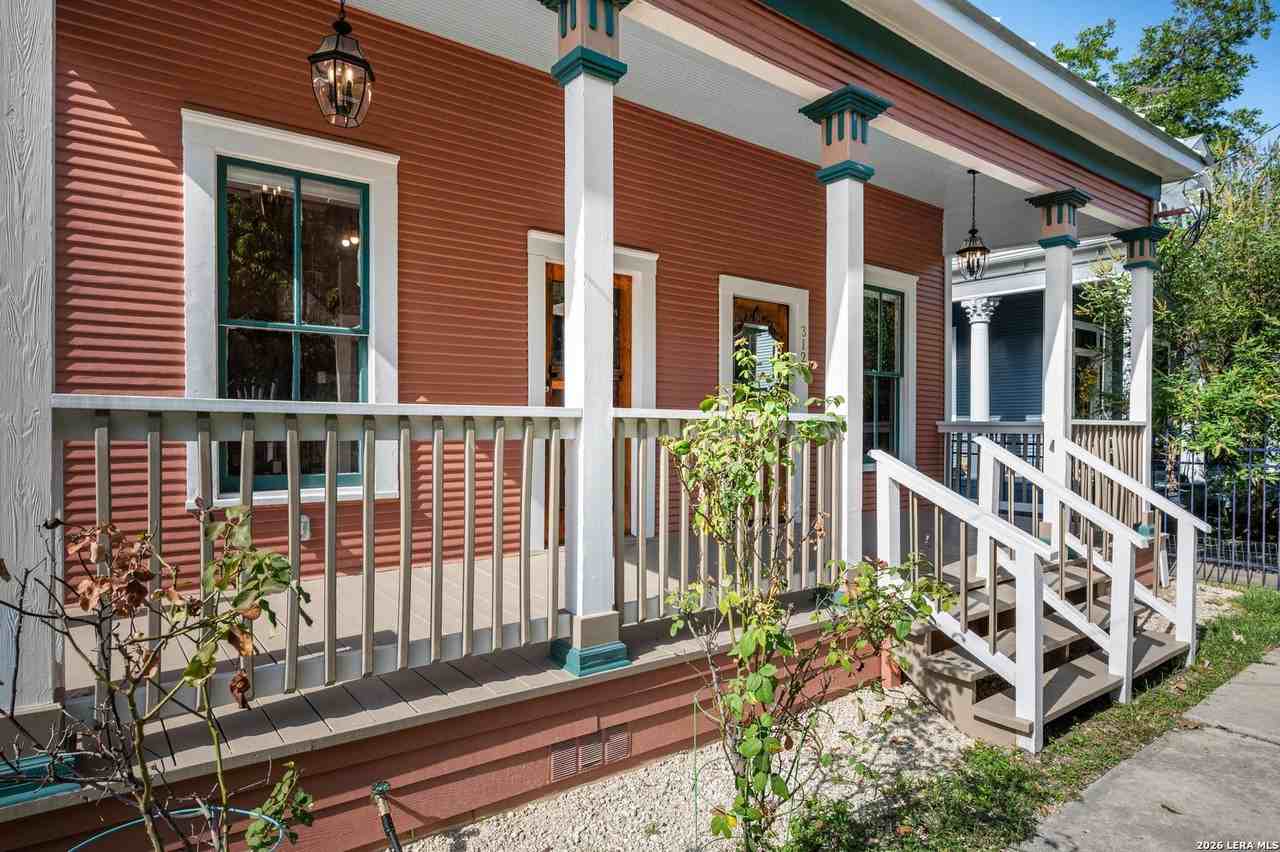 312 Leigh St - Photo 4 of 29