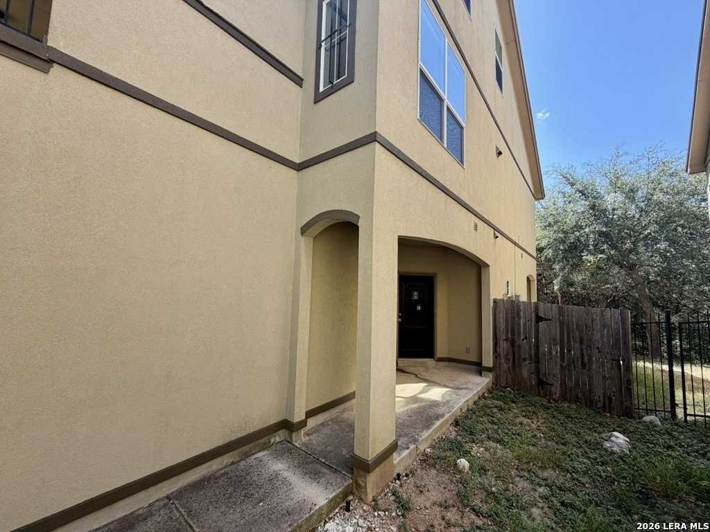 23939 Stately Oaks - Photo 3 of 36