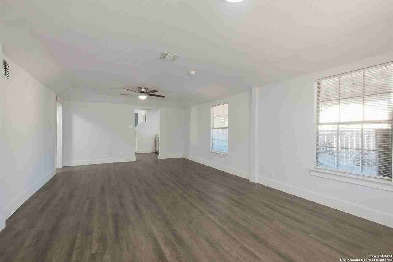 234 Spaatz St - Photo 5 of 28