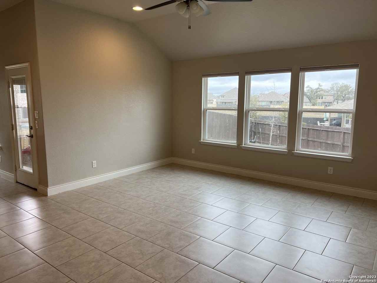 105 Esslemont - Photo 7 of 21