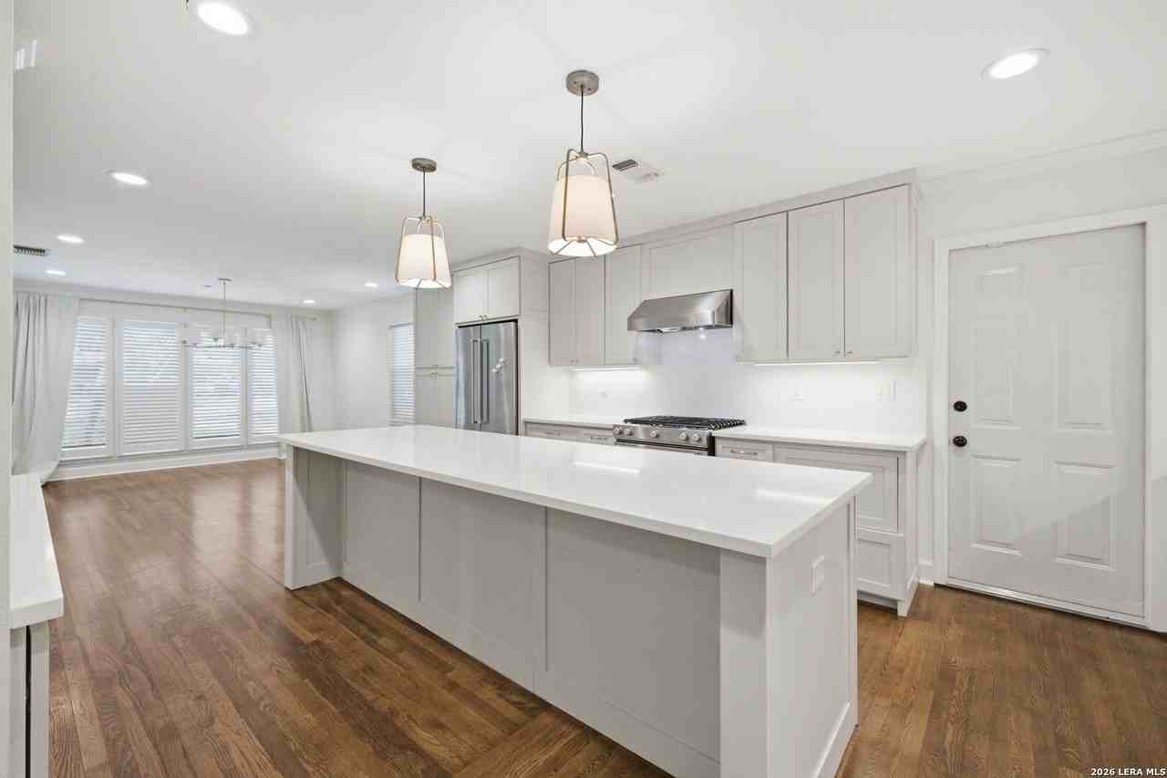 451 Oak Glen Dr - Photo 3 of 23