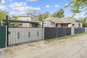 featured image of 944 Briscoe Aly