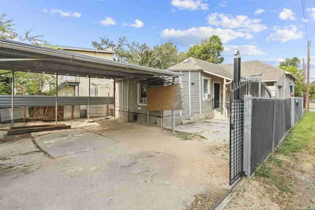 944 Briscoe Aly - Photo 3 of 20