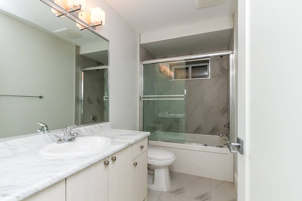 4868 Oxford Street - Photo 7 of 9