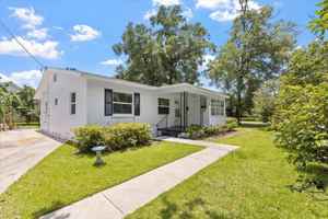 featured image of 219 W 7th Ave #1