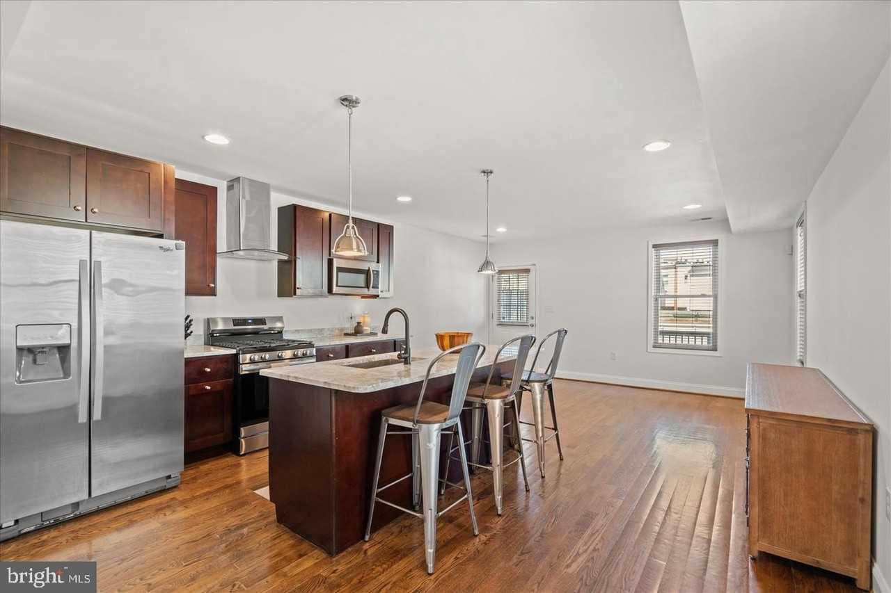 5342 Ames St Ne - Photo 3 of 16