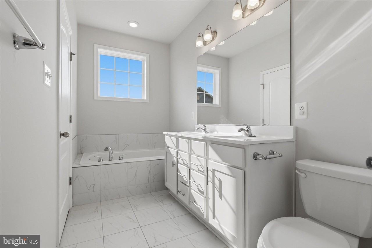 5818 Imperial Dr - Photo 4 of 24