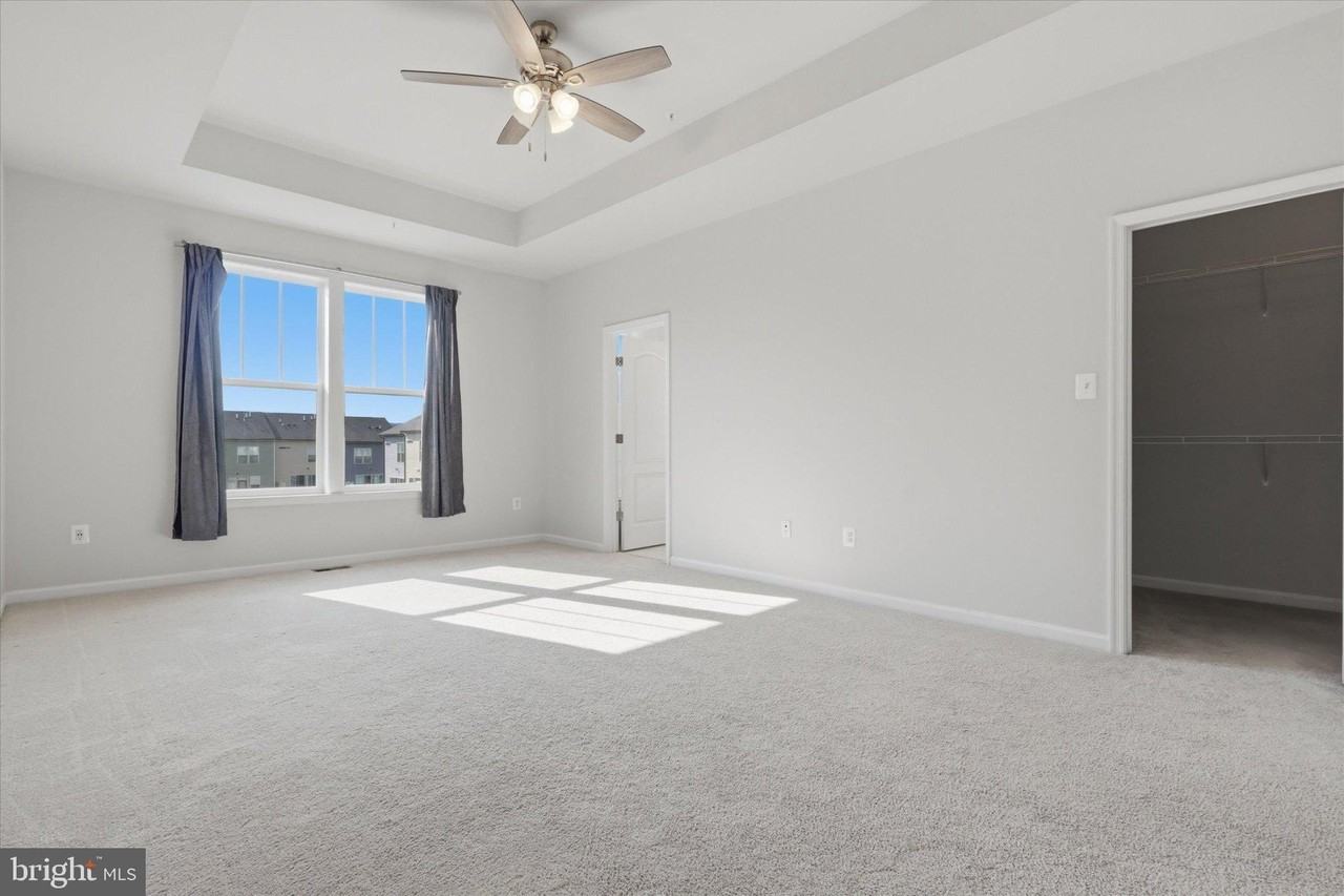 5818 Imperial Dr - Photo 5 of 24