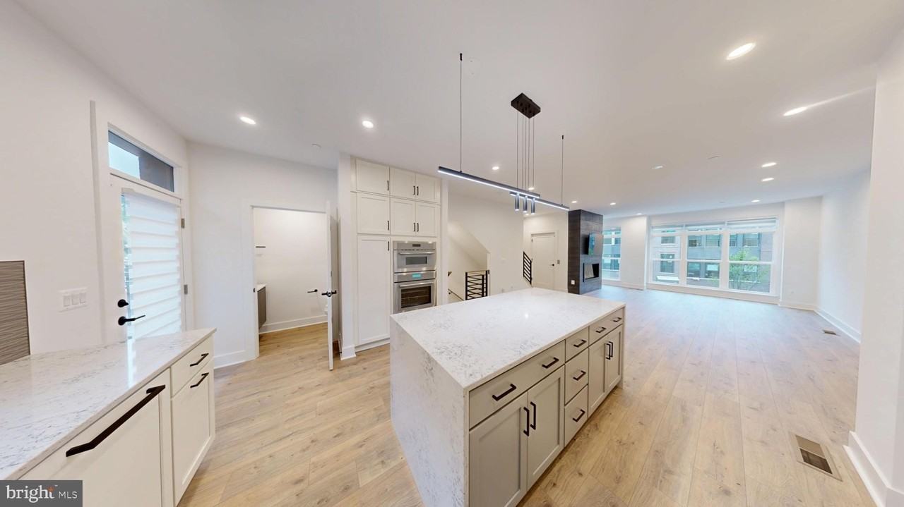5617 VERMILLION Circle - Photo 2 of 24