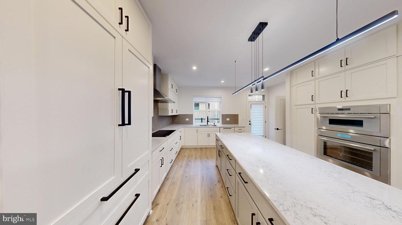 5617 VERMILLION Circle - Photo 3 of 24