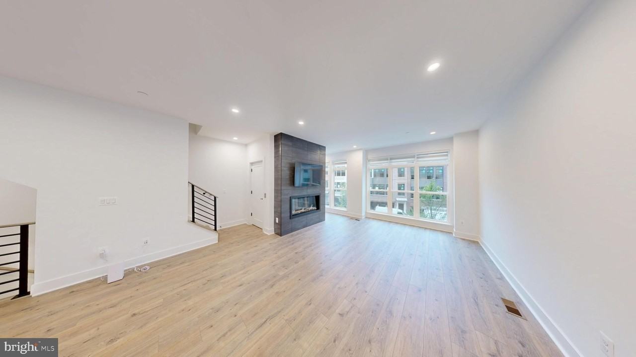 5617 VERMILLION Circle - Photo 4 of 24