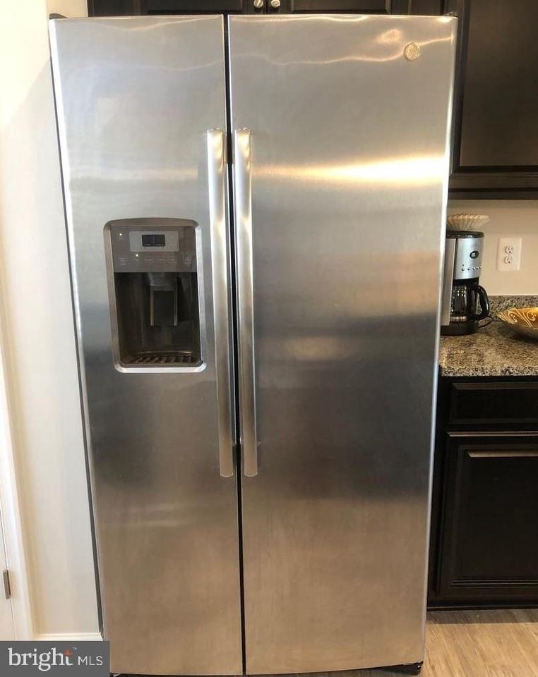 10048 Dorsey Ln - Photo 4 of 22