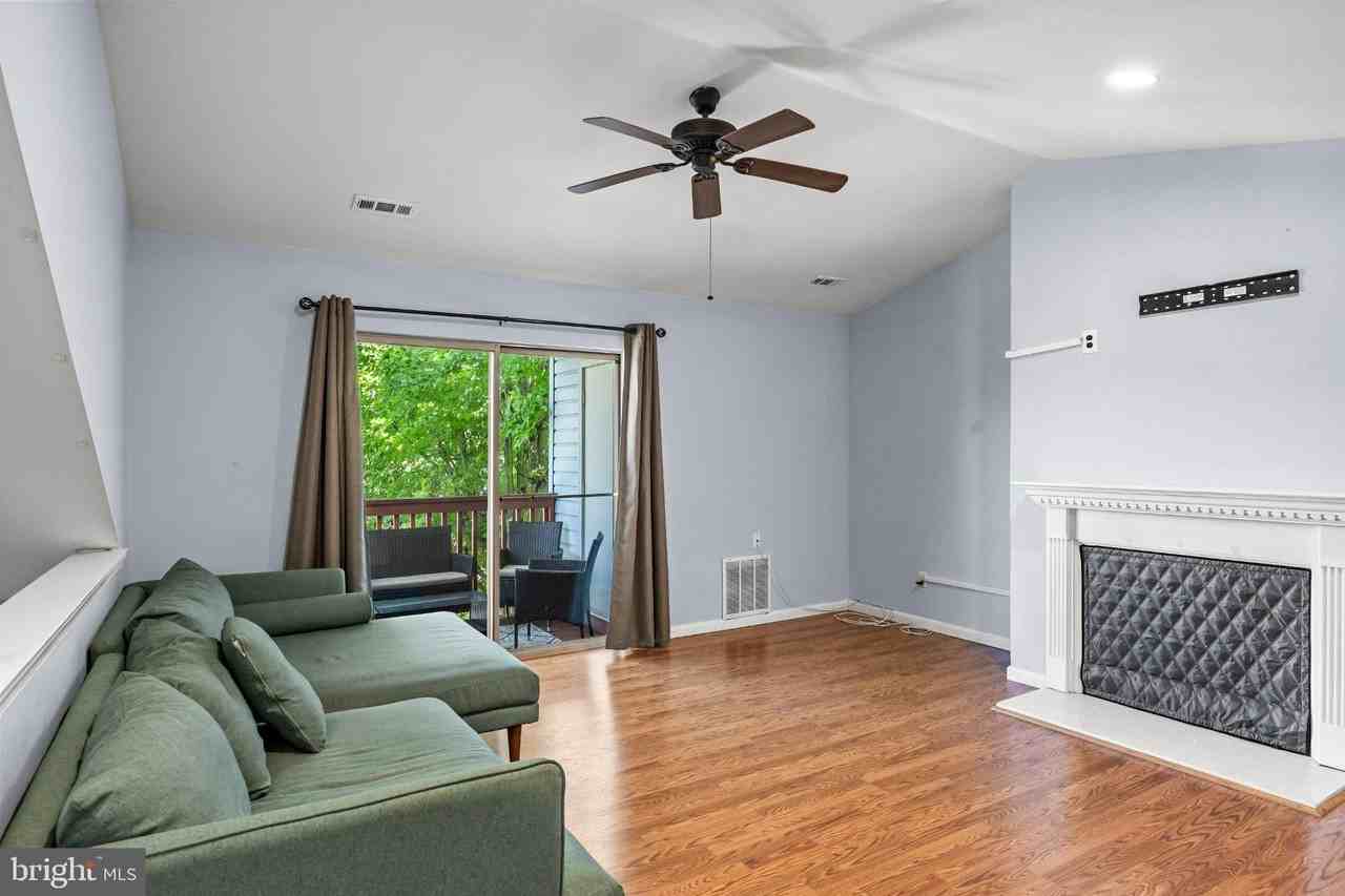 440 Atlanta Ct - Photo 6 of 21