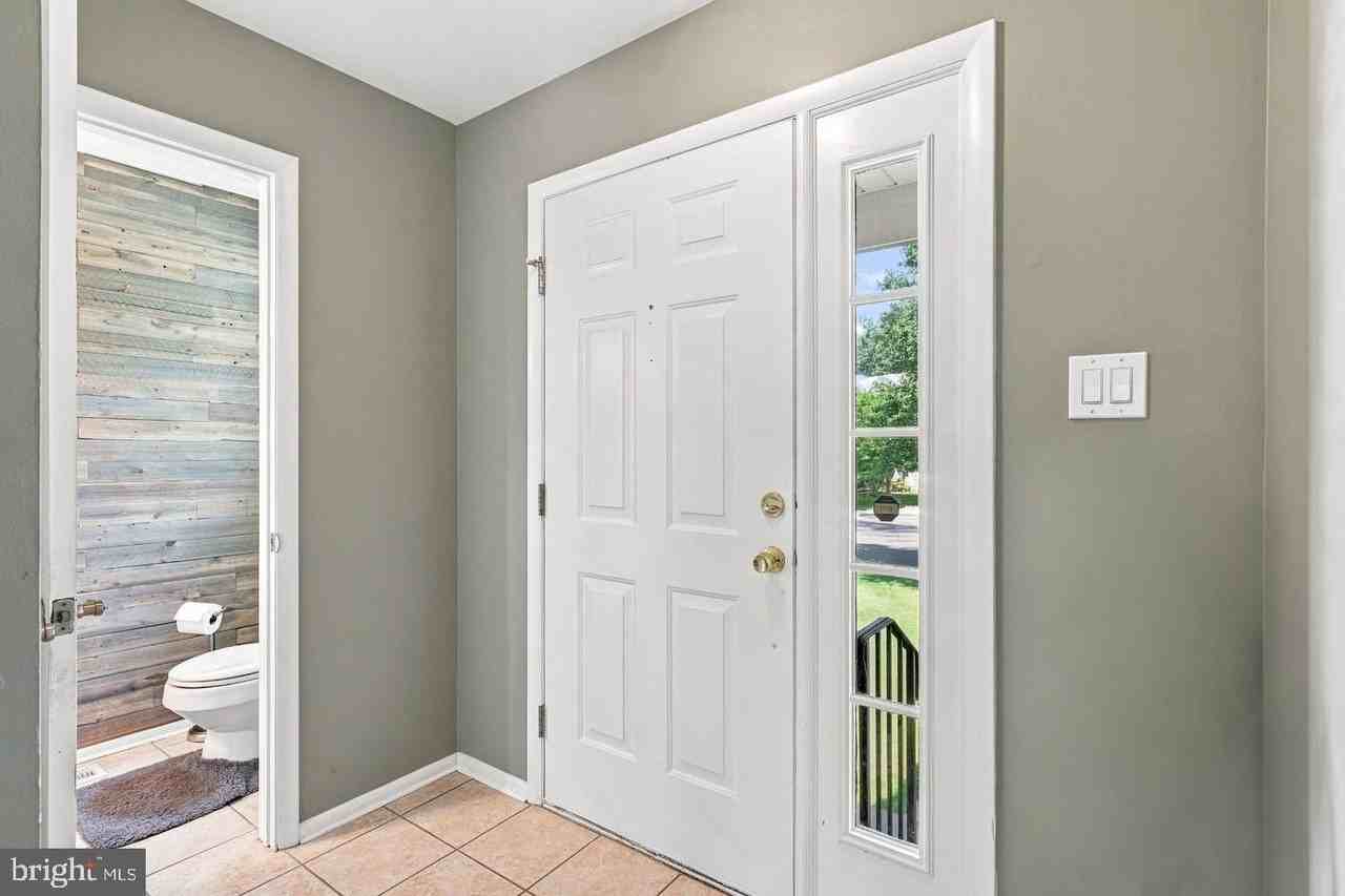 40 Woodstream Ct - Photo 4 of 42