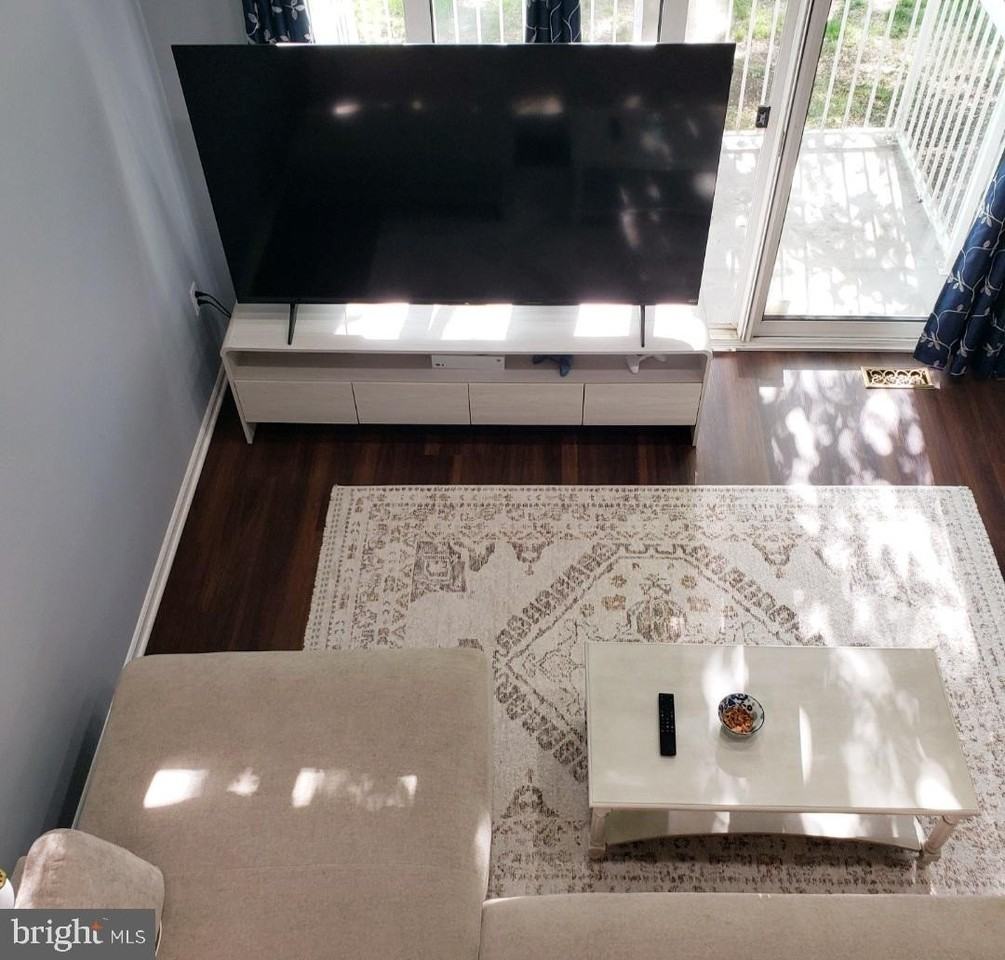 6 Halstead Pl - Photo 4 of 23