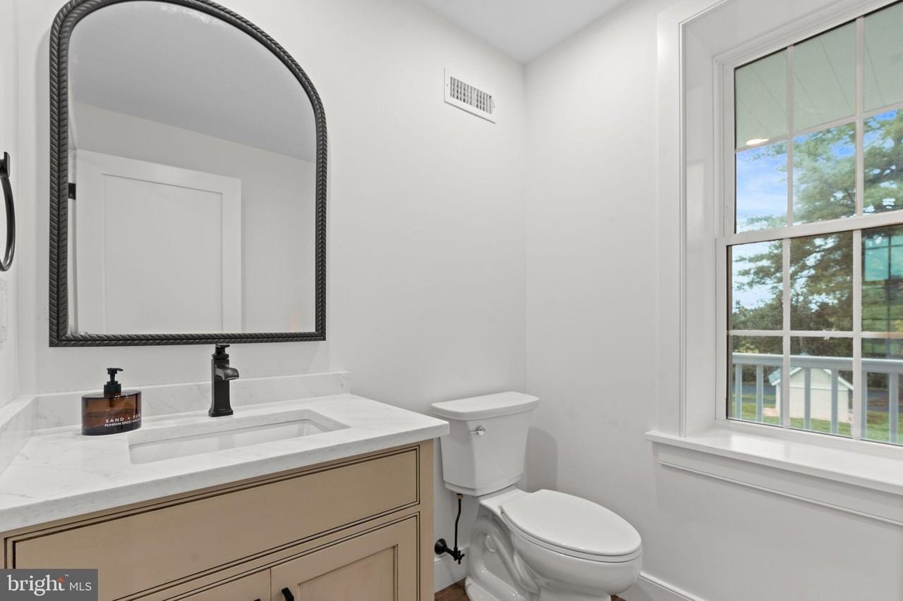 1121 Deer Run Rd - Photo 5 of 30