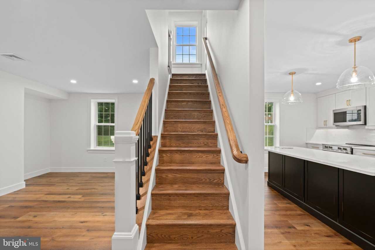 1121 Deer Run Rd - Photo 6 of 30