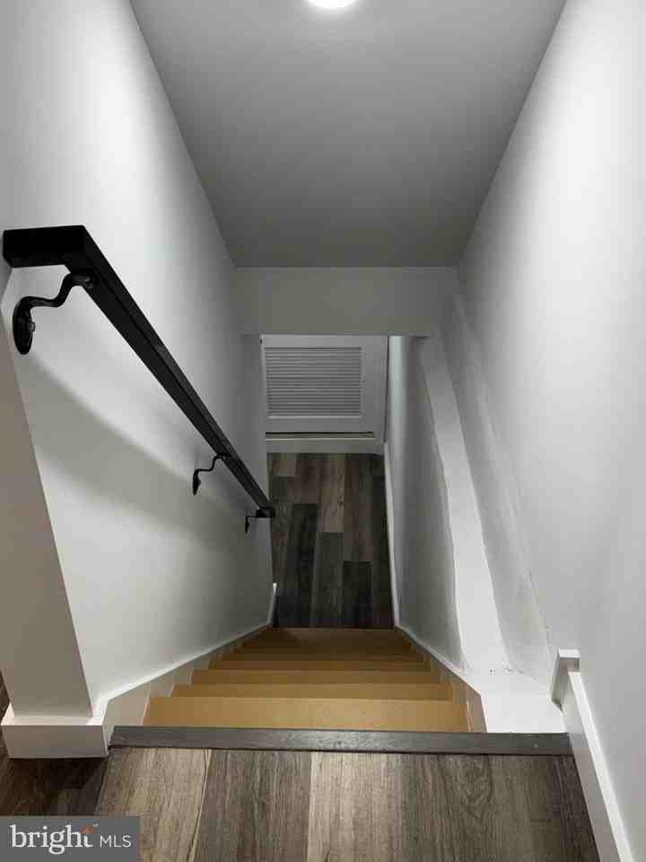 104 W Ontario St #1 - Photo 5 of 6