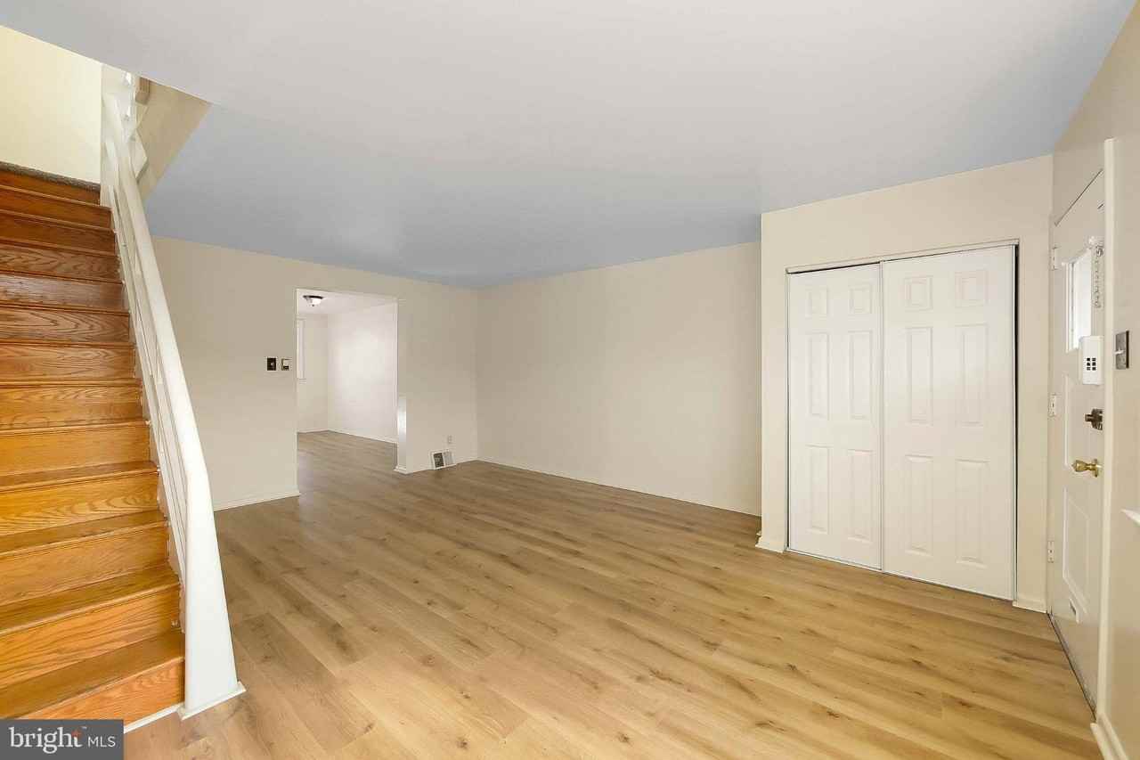 4451 Tolbut St - Photo 4 of 29
