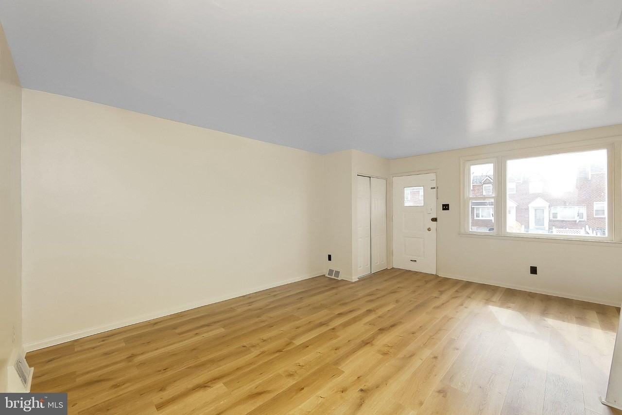 4451 Tolbut St - Photo 5 of 29
