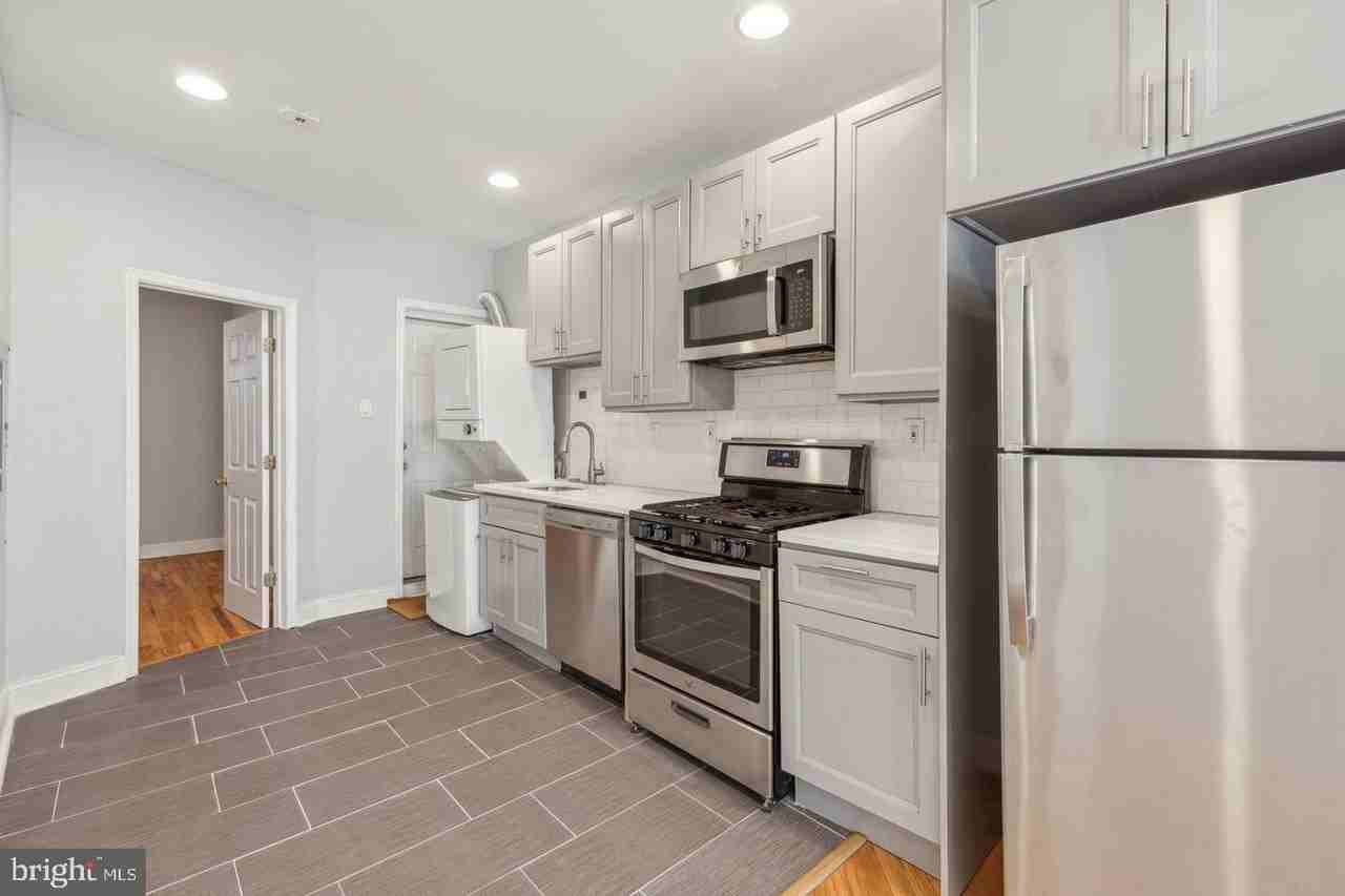 1711 S 6th St - Photo 4 of 17