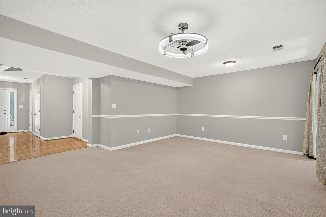 8381 Millwood Dr - Photo 7 of 43