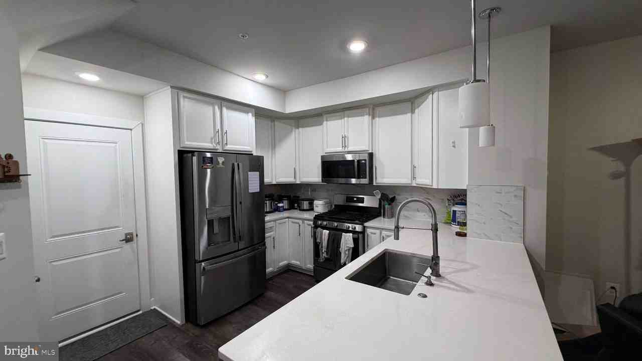 2324 Water Promenade Ave #2L - Photo 5 of 21