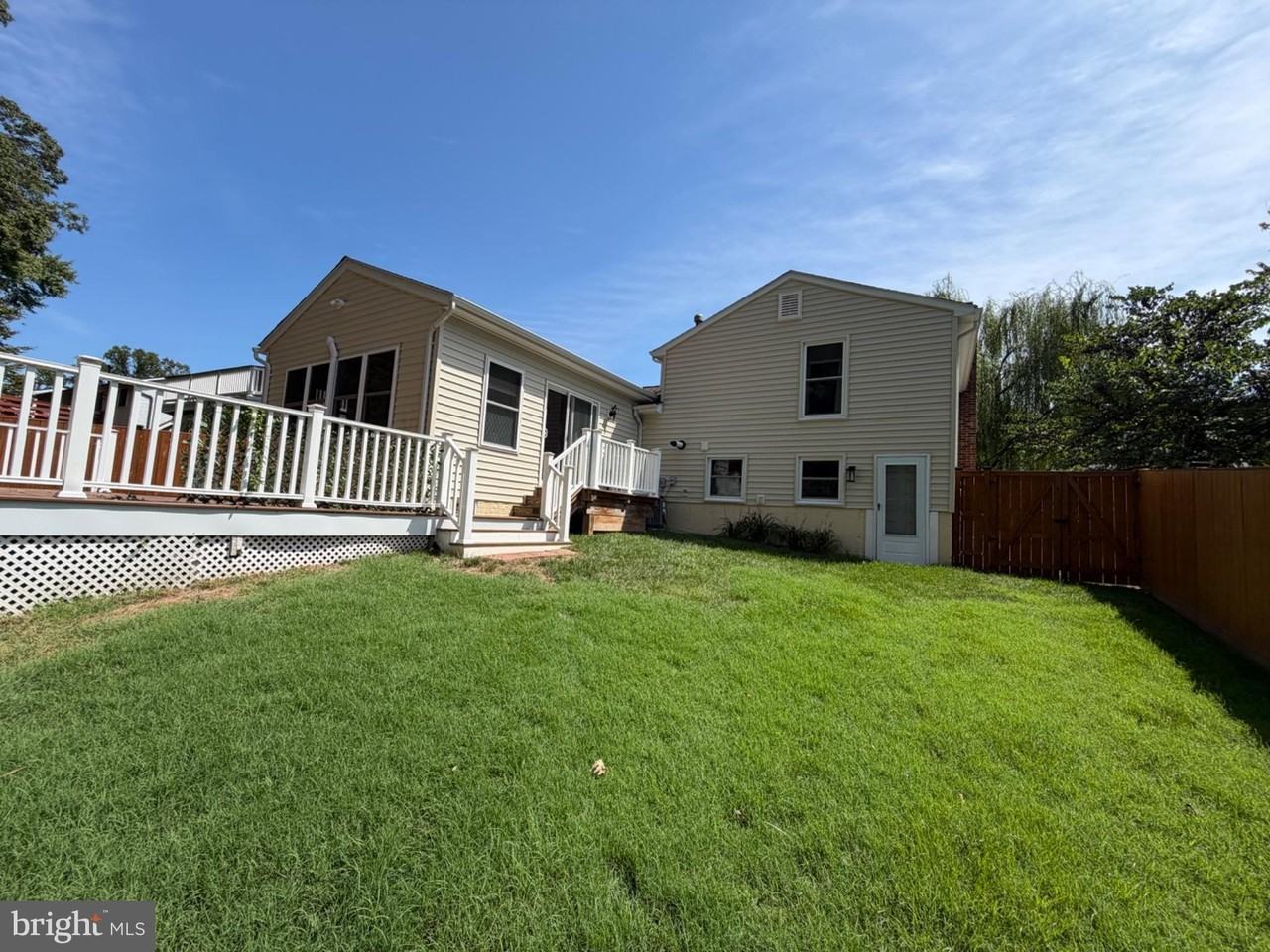 7606 Fallswood Way - Photo 7 of 31