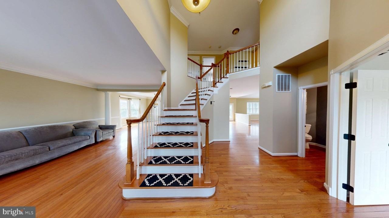 43799 Abbott Pl - Photo 2 of 39
