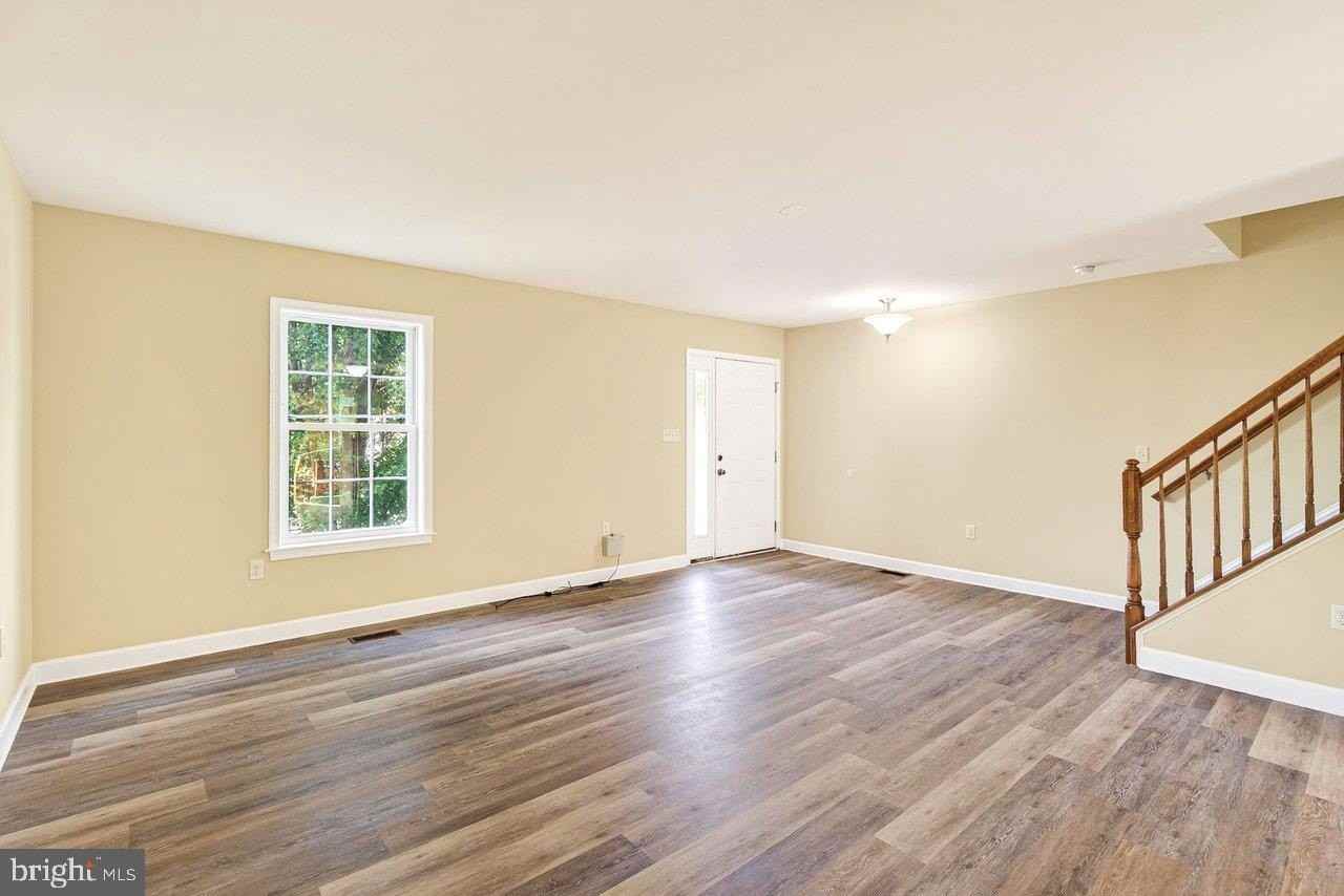 514 Hotchkiss Dr - Photo 4 of 28