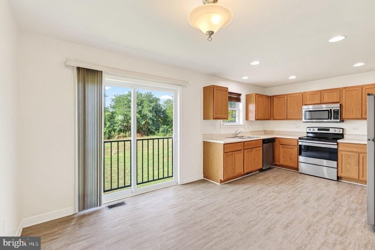 521 Hotchkiss Dr - Photo 4 of 30