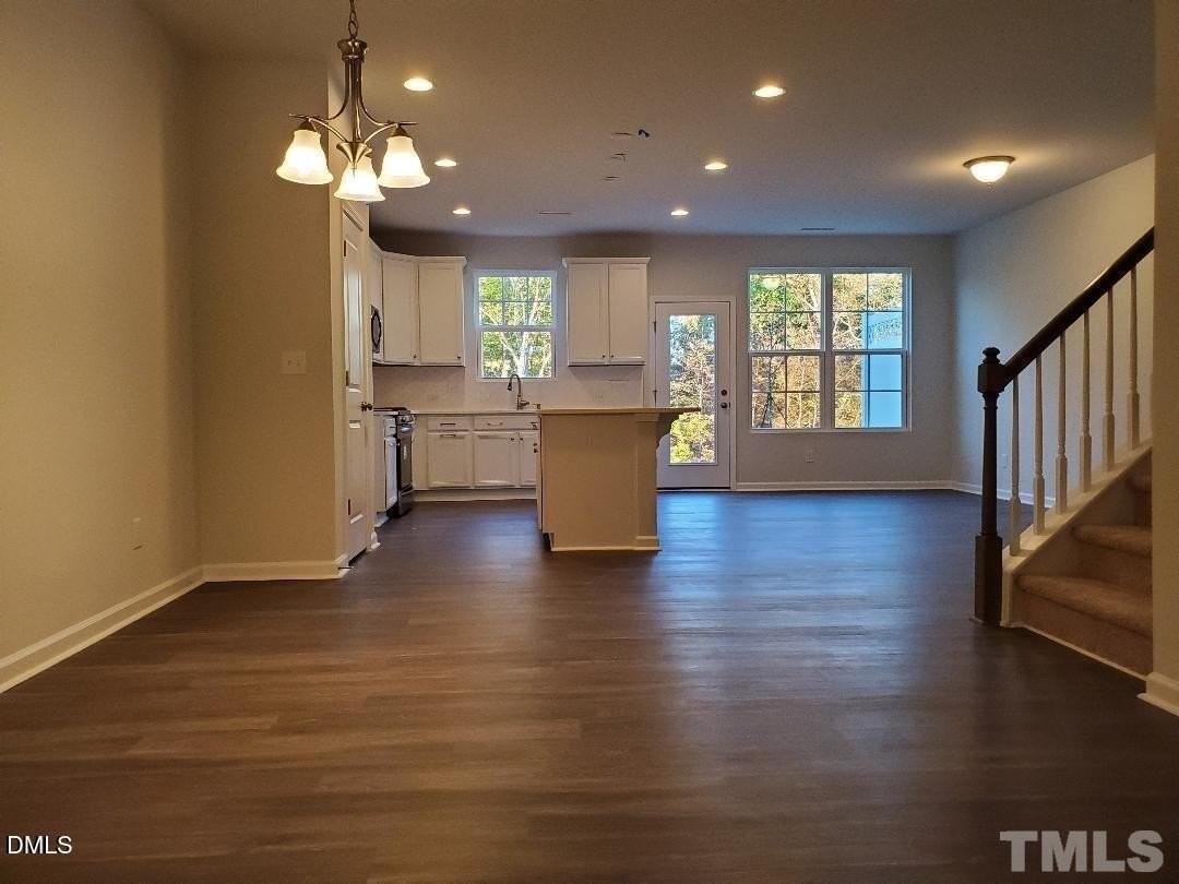 515 Catalina Grande Dr - Photo 3 of 33