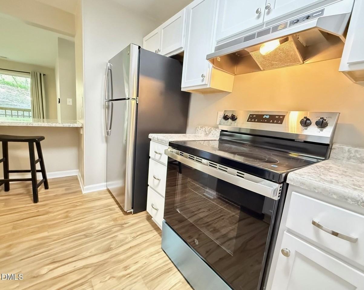 4120 Sedgewood Dr #106 - Photo 7 of 30