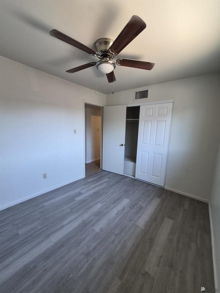 2040 S 11th Ave #D - Photo 6 of 13