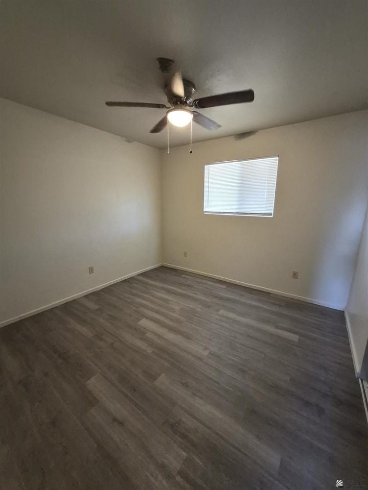 2040 S 11th Ave #D - Photo 7 of 13