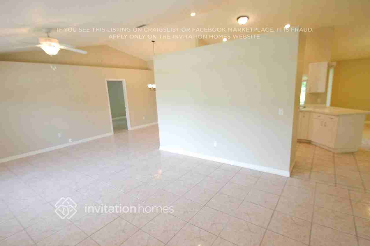 3210 Se Santa Barbara Pl - Photo 2 of 11