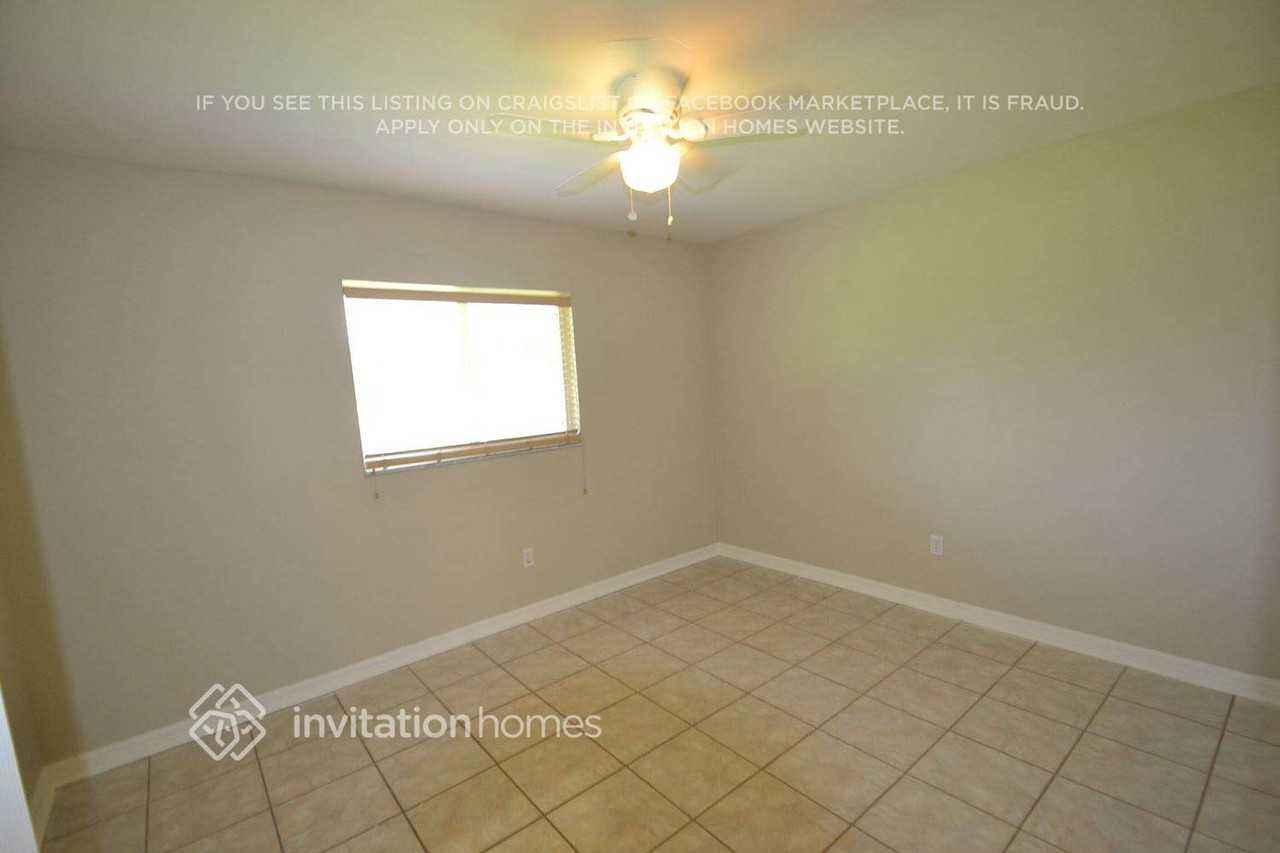 3210 Se Santa Barbara Pl - Photo 7 of 11