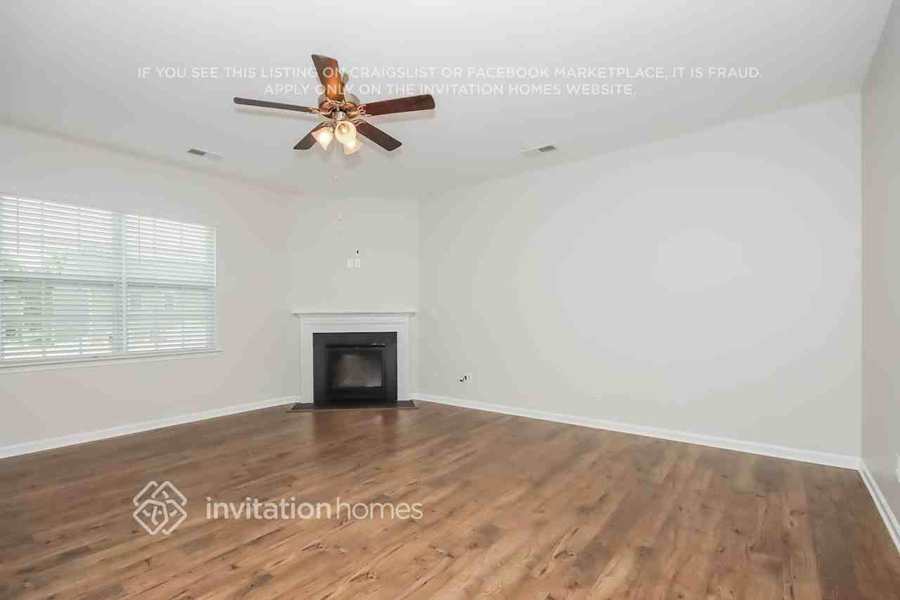 144 N Cromwell Dr - Photo 3 of 16