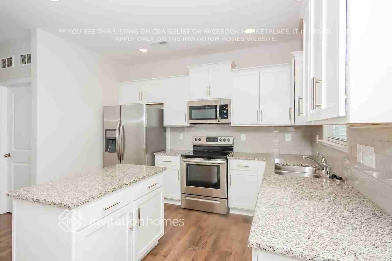 144 N Cromwell Dr - Photo 7 of 16