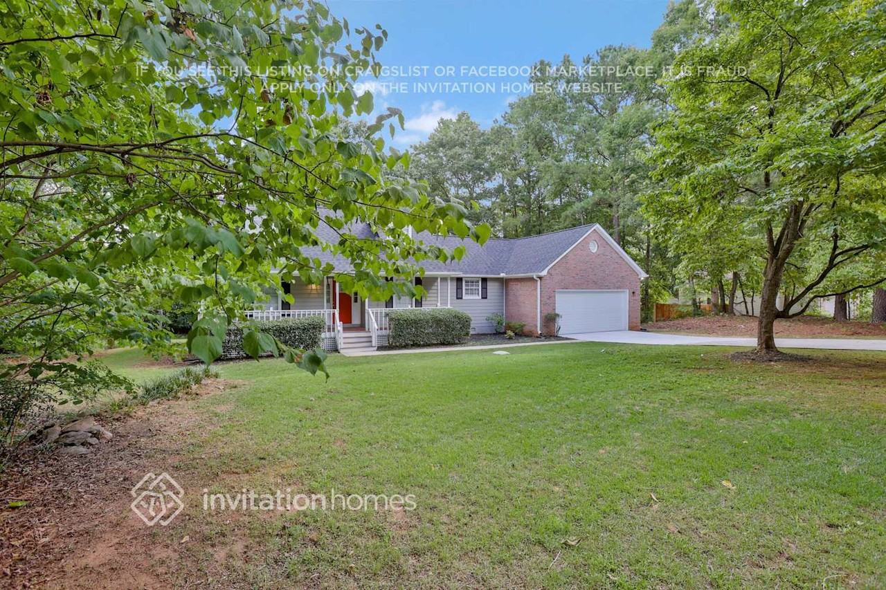 97 Maygold St - Photo 3 of 26