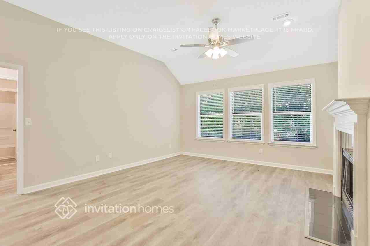 97 Maygold St - Photo 7 of 26