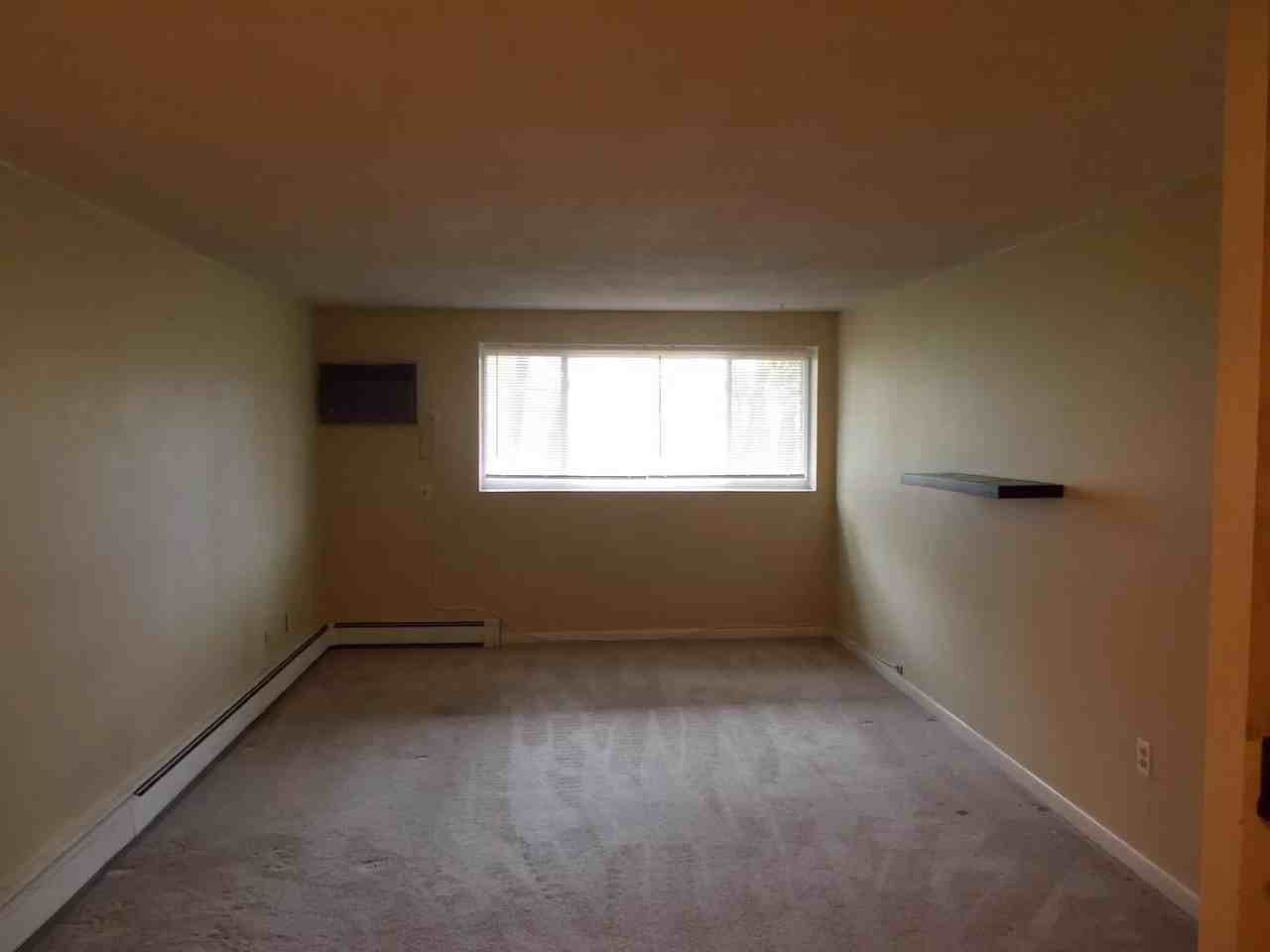 37 South St #4 - Photo 3 of 9